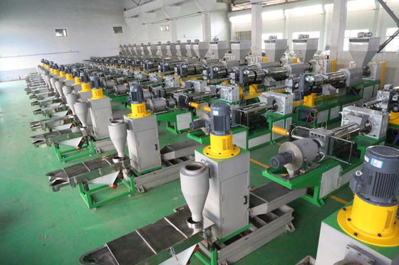 300kg/h linha de granulagem plástica das fases rígidas dos flocos dois