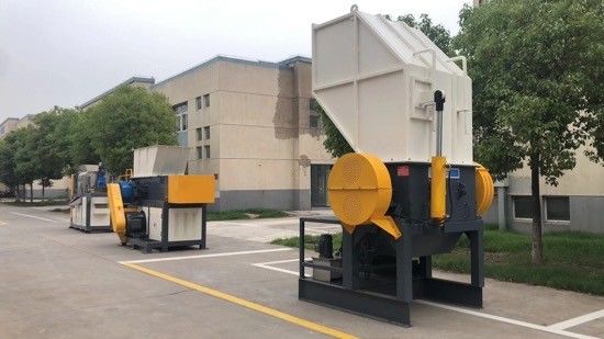 Saída grande, eficiência elevada, triturador plástico automático da garrafa